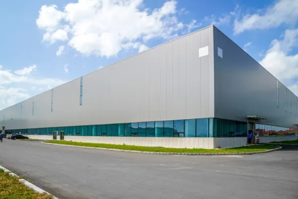 Featured image for “How To Find A Cost-Effective China Warehouse And What Are Their Storage Fee?”